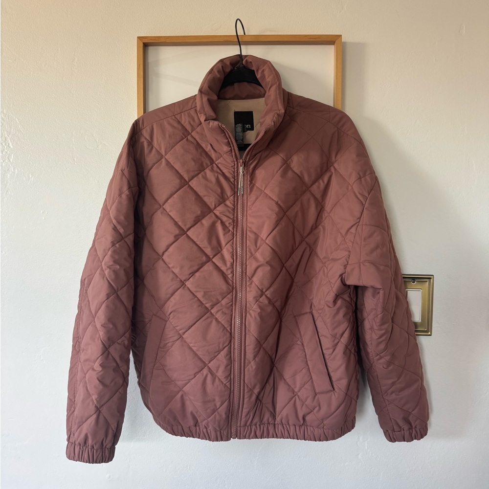 Vuori Halo Insulated Jacket in Dusty Rose - Picture 3 of 5